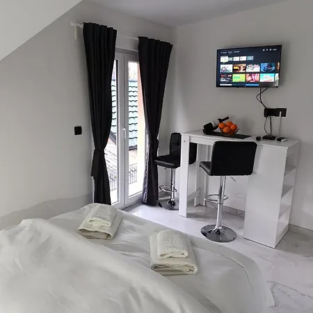 Apartment Garfield Family 1