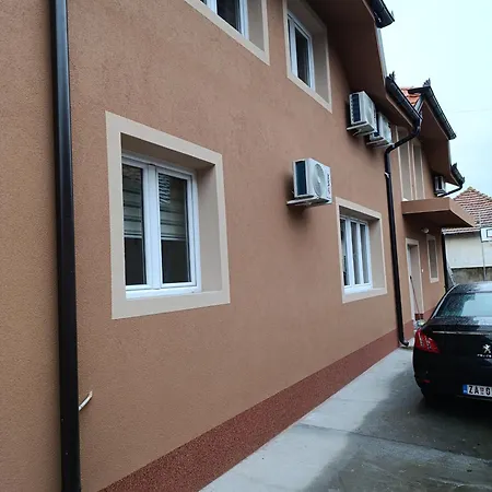 Garfield Family 1 Apartment