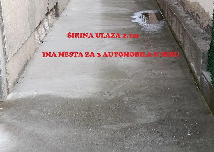 アパート Garfield Family 1 *