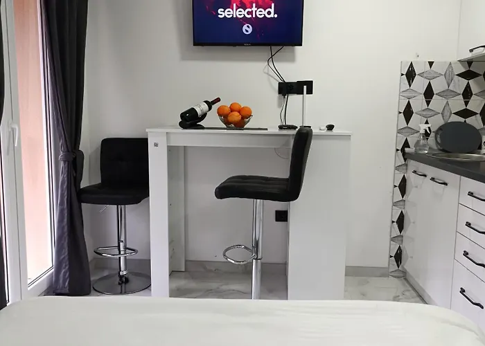 アパート Garfield Family 1 ソコバニャ