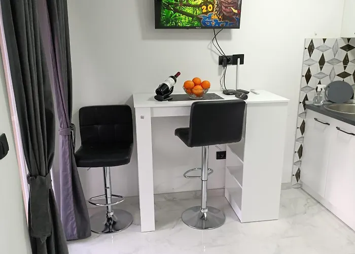 Garfield Family 1 アパート *