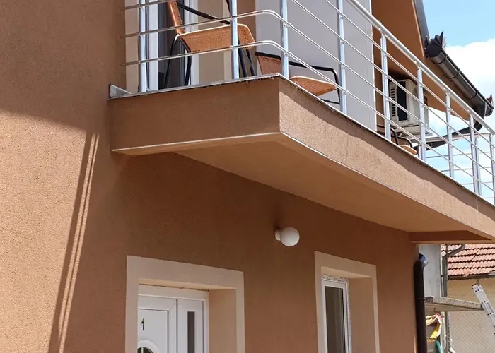 アパート Garfield Family 1 *